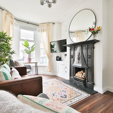 Fresh Cardiff Bay 2 Bedroom House- 3 Tv'S Bagian luar foto
