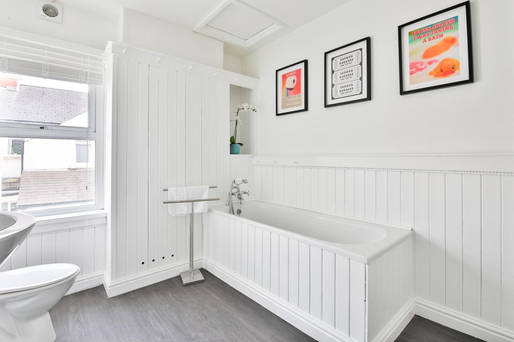 Fresh Cardiff Bay 2 Bedroom House- 3 Tv'S Bagian luar foto